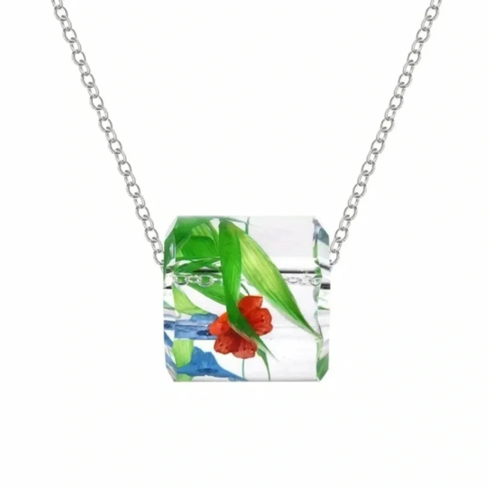 Handcrafted Red Rose Resin‎ Necklace With Silver Chain - Picture 7 of 7